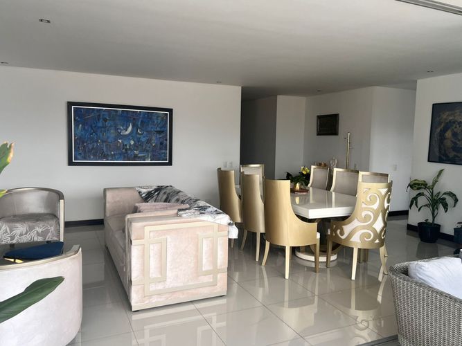 Apartamento de 3 alcobas en venta en Normandia, Cali, 227 m² · foto 2 de 13