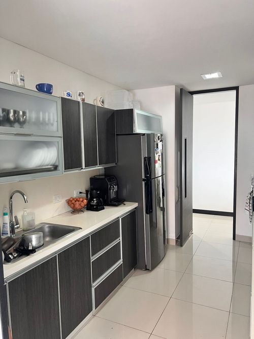 Apartamento de 3 alcobas en venta en Normandia, Cali, 227 m² · foto 13 de 13