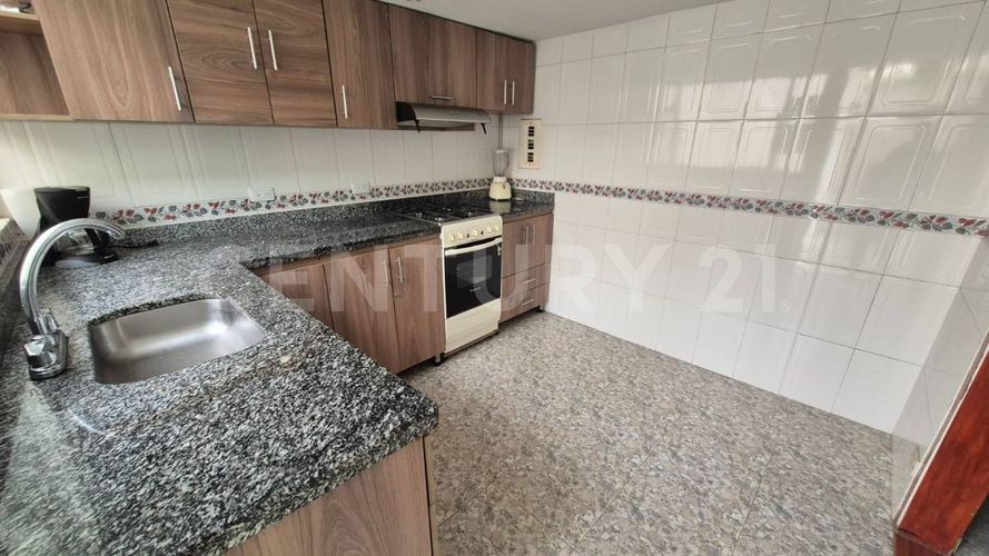 Casa de 8 alcobas en venta en Santa Cecilia, Bogotá, 288 m² · foto 4 de 19