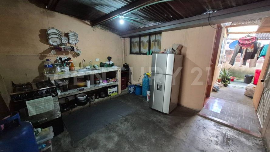 Casa de 8 alcobas en venta en Santa Cecilia, Bogotá, 288 m² · foto 13 de 19