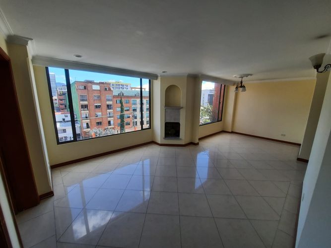 Apartamento en venta en Quinta Paredes, Bogotá · foto 2 de 20