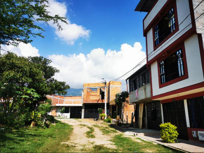 Casa de 8 alcobas en venta en La Esperanza, Ibagué, 245 m² · foto 2 de 24