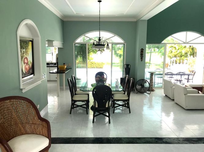 Casa de 4 alcobas en venta en Girardot, Girardot, 362 m² · foto 4 de 22