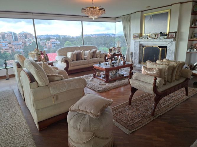 Apartamento en venta en La Carolina, Bogotá · foto 2 de 24