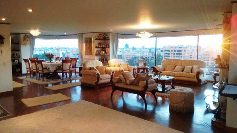 Apartamento en venta en La Carolina, Bogotá · foto 3 de 24