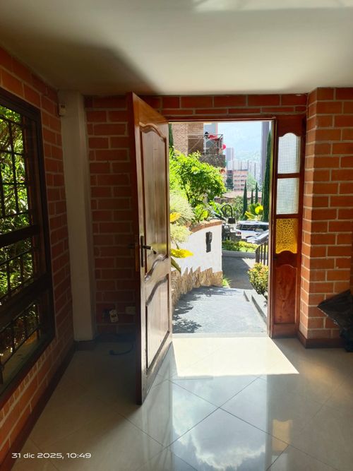 Casa de 4 alcobas en venta en La Doctora, Sabaneta, 280 m² · foto 3 de 18