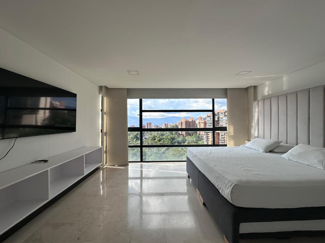 Apartamento en arriendo en El Poblado, Medellín · foto 7 de 17
