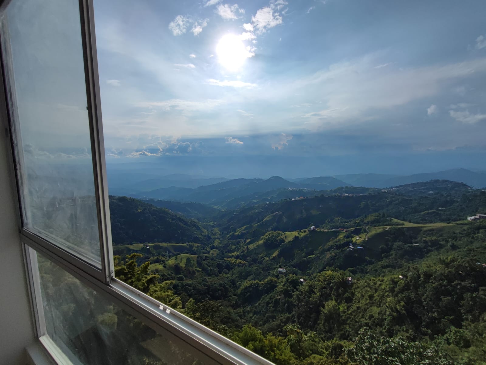 Apartamento en venta en Chipre, Manizales · foto 4 de 24