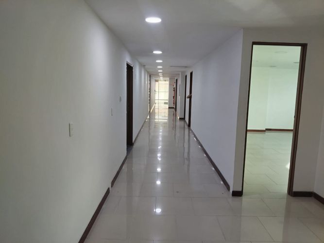 Oficina en arriendo en La Aguacatala, Medellín, 420 m² · foto 4 de 22