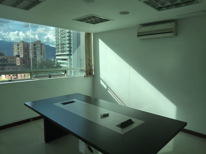 Oficina en arriendo en La Aguacatala, Medellín, 420 m² · foto 11 de 22