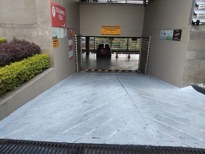 Oficina en arriendo en La Aguacatala, Medellín, 420 m² · foto 21 de 22