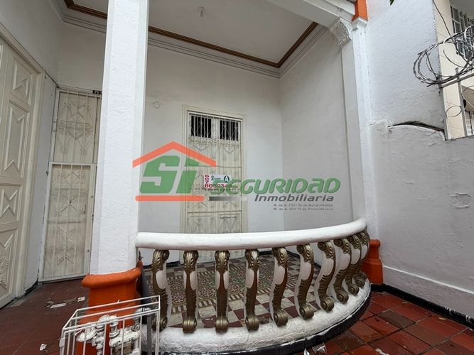 Casa de 8 alcobas en venta en Centro, Bucaramanga, 390 m² · foto 2 de 22