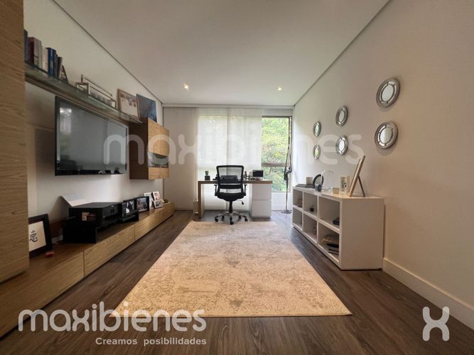 Apartamento de 4 alcobas en arriendo en Las Lomas, Medellín, 316 m² · foto 15 de 24