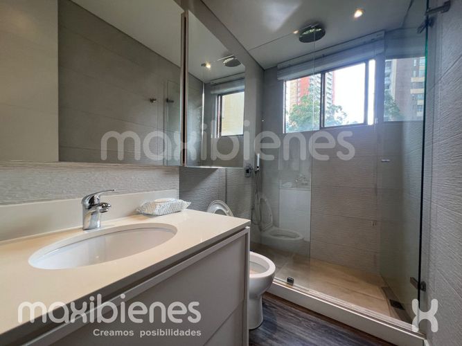 Apartamento de 4 alcobas en arriendo en Las Lomas, Medellín, 316 m² · foto 17 de 24
