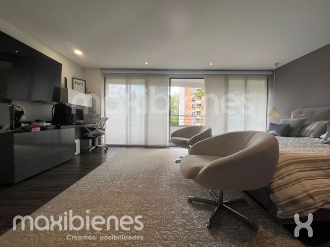 Apartamento de 4 alcobas en arriendo en Las Lomas, Medellín, 316 m² · foto 18 de 24