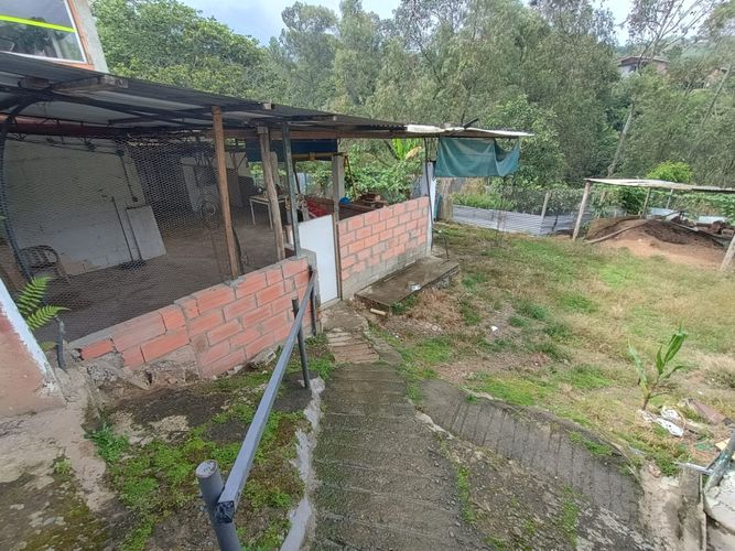 Casa de 3 alcobas en arriendo en San Cristobal, Medellín, 2000 m² · foto 3 de 24