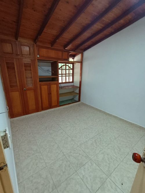 Casa de 3 alcobas en arriendo en San Cristobal, Medellín, 2000 m² · foto 16 de 24