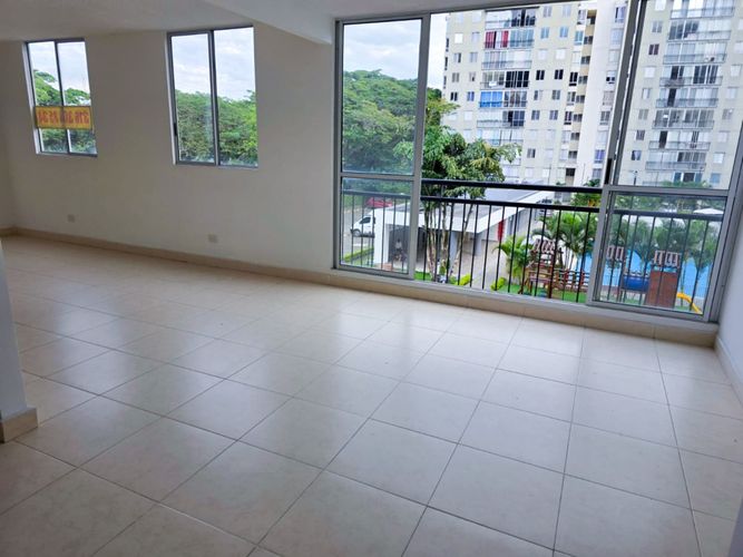 Apartamento de 2 alcobas en venta en Zona Industrial, Yumbo, 47 m² · foto 2 de 10