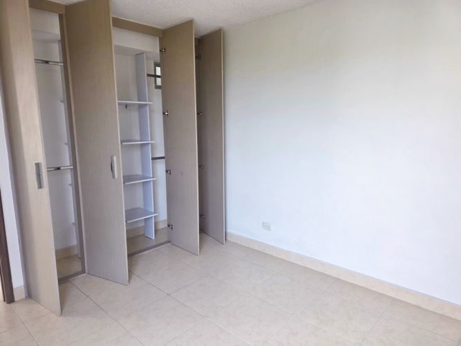 Apartamento de 2 alcobas en venta en Zona Industrial, Yumbo, 47 m² · foto 7 de 10