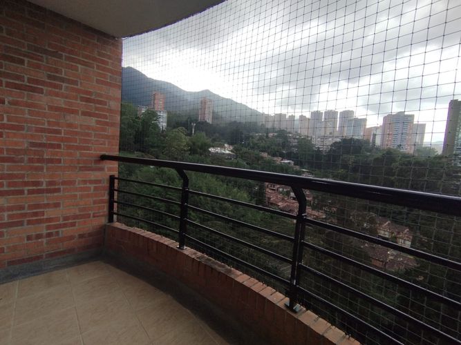 Apartamento de 3 alcobas en arriendo en El Poblado, Medellín, 99 m² · foto 4 de 20