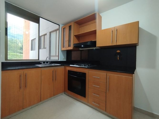Apartamento de 3 alcobas en arriendo en El Poblado, Medellín, 99 m² · foto 9 de 20