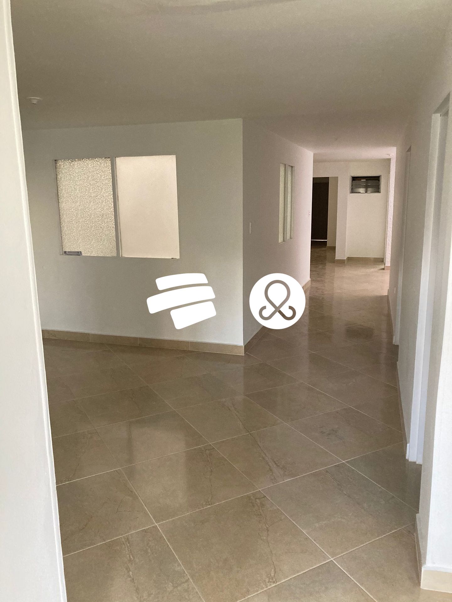 Casa de 15 alcobas en venta en Laureles, Medellín, 268 m² · foto 2 de 11