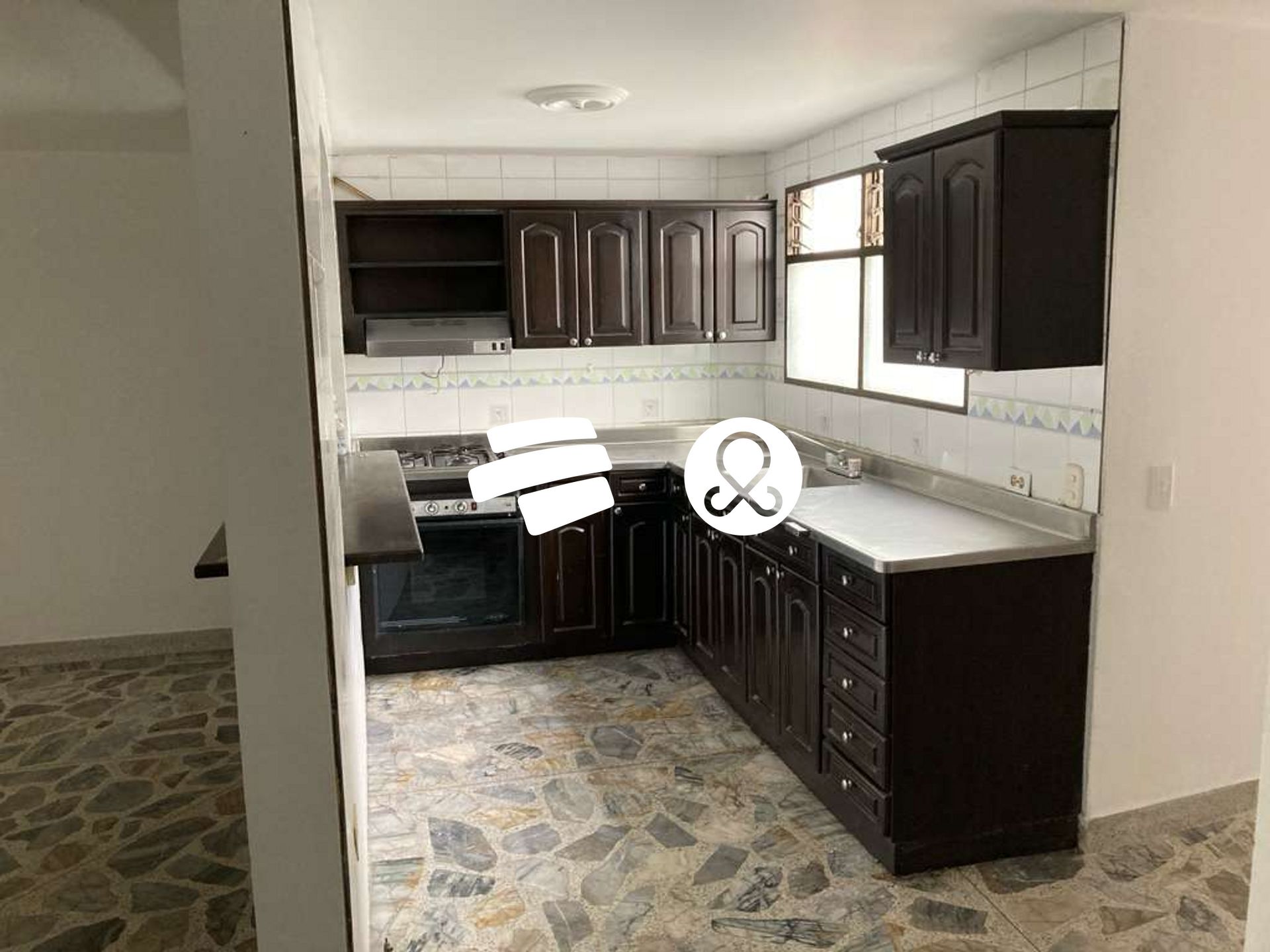 Casa de 15 alcobas en venta en Laureles, Medellín, 268 m² · foto 5 de 11