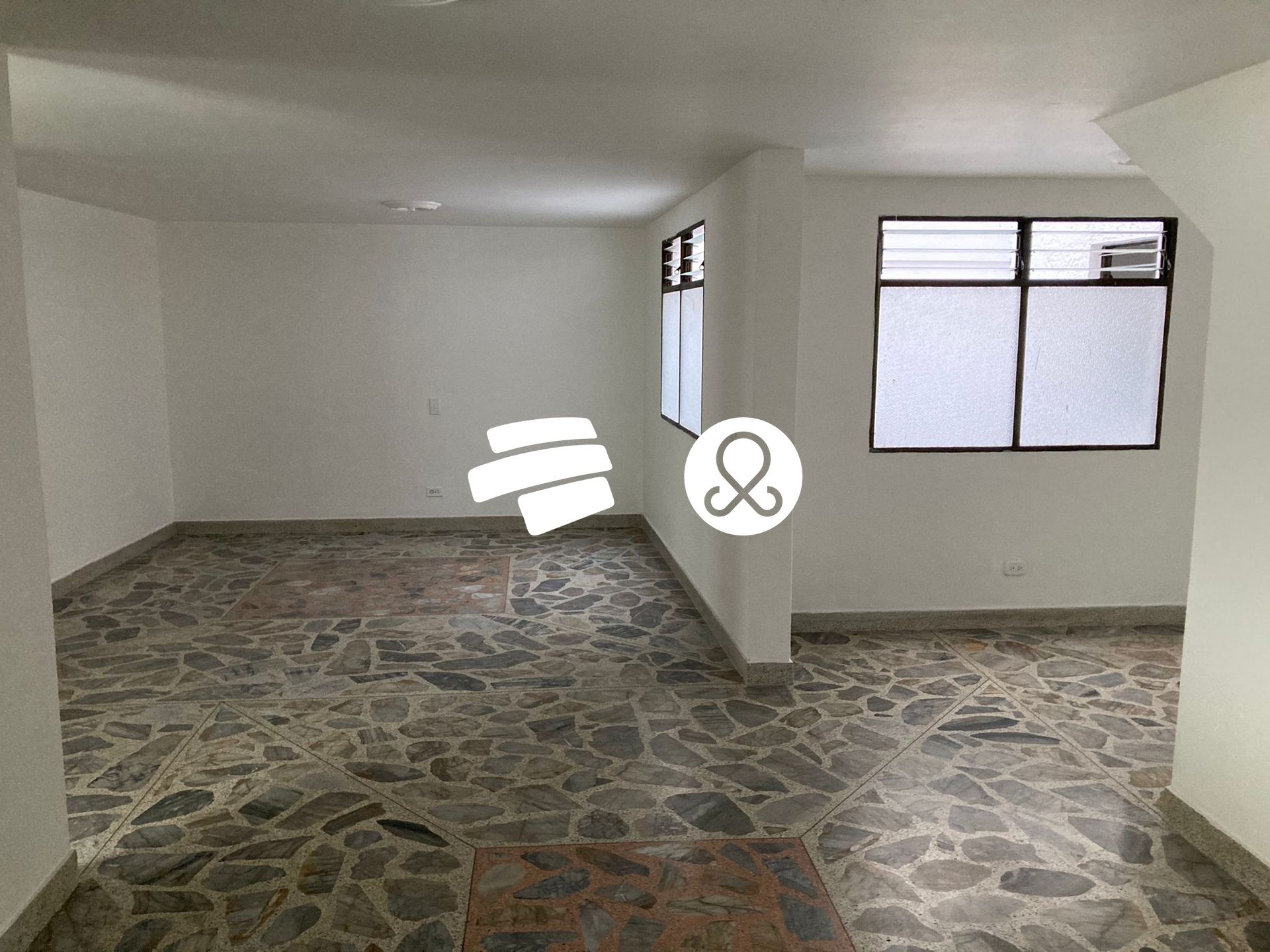 Casa de 15 alcobas en venta en Laureles, Medellín, 268 m² · foto 7 de 11