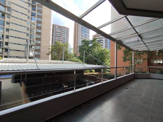 Apartamento de 3 alcobas en arriendo en El Poblado, Medellín, 105 m² · foto 14 de 20