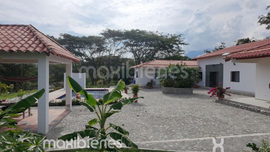 Finca en venta en Morron, Medellín, 460 m² · foto 12 de 24