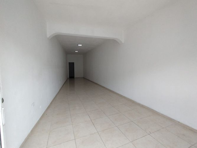 Local en arriendo en Granada, Cali, 45 m² · foto 2 de 4