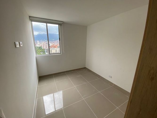 Apartamento de 3 alcobas en arriendo en Los Colores, Medellín, 103 m² · foto 11 de 18