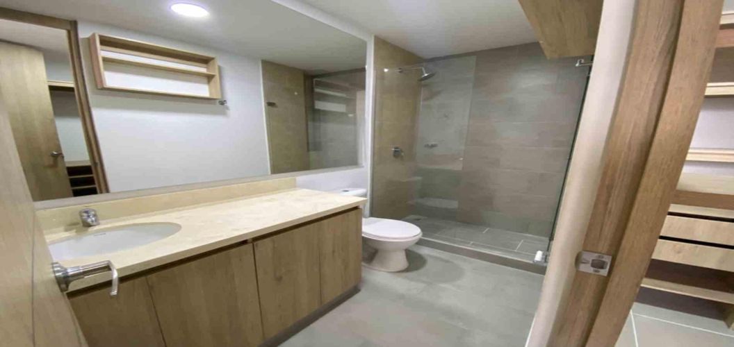 Apartamento de 3 alcobas en arriendo en Los Colores, Medellín, 103 m² · foto 14 de 18
