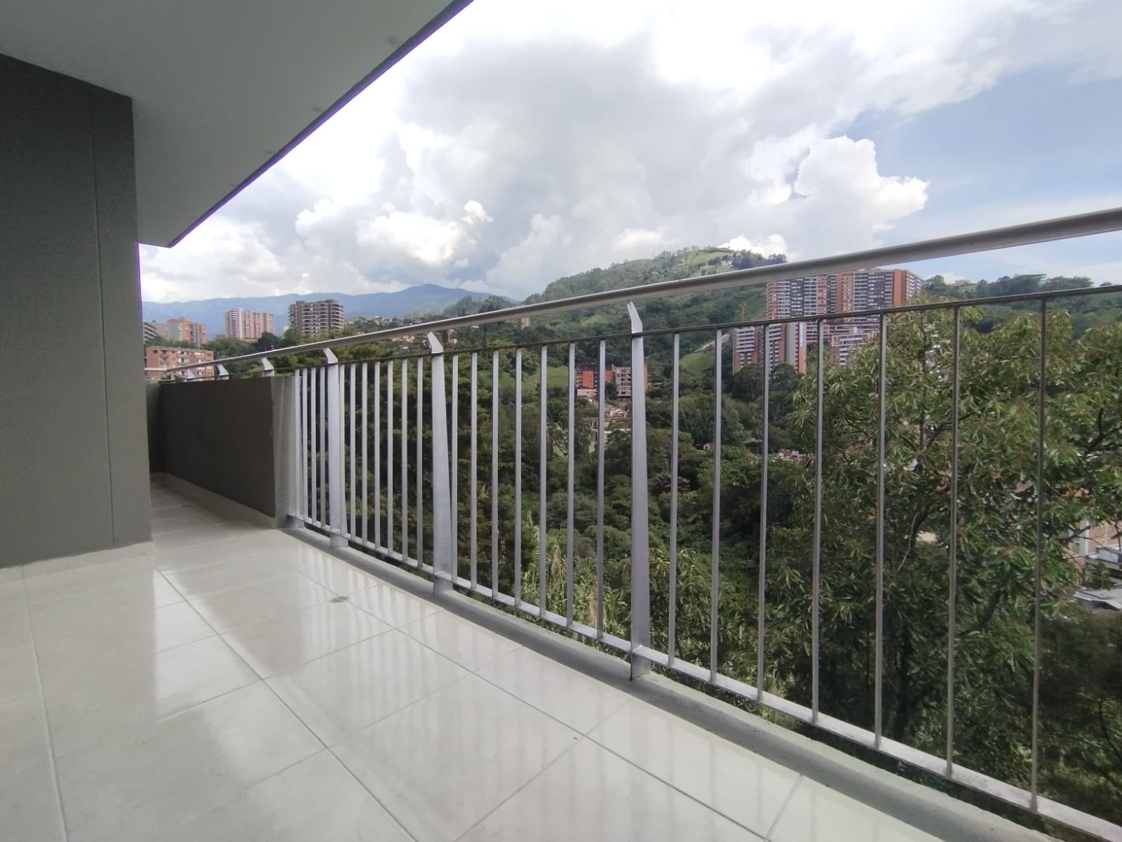 Apartamento en arriendo en Las Antillas, Envigado · foto 2 de 20