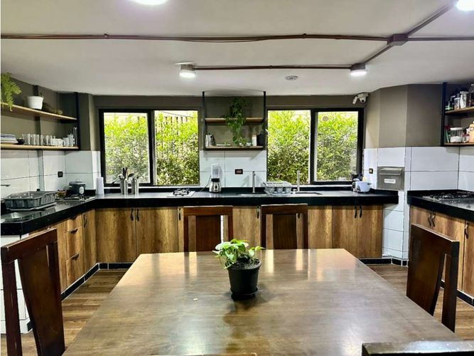 Apartamento de 8 alcobas en arriendo en La Aguacatala, Medellín, 250 m² · foto 4 de 21