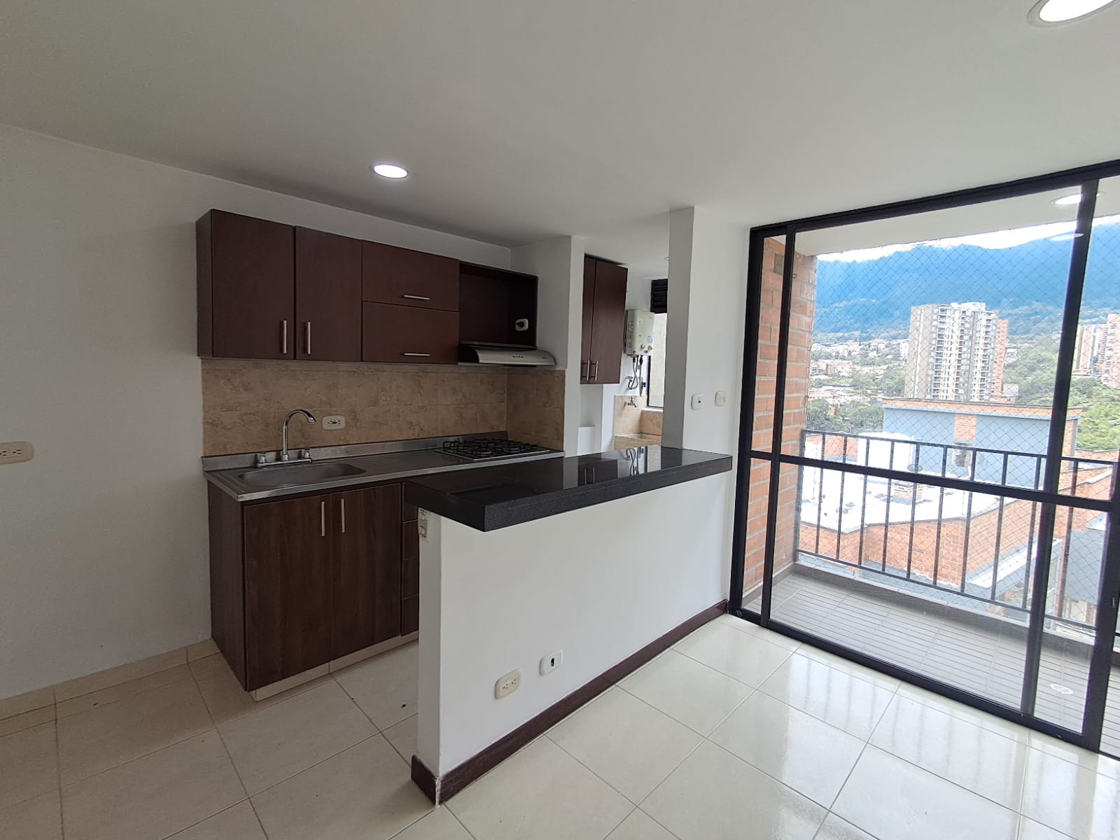 3BR Apartment in Suramerica (65 m²)