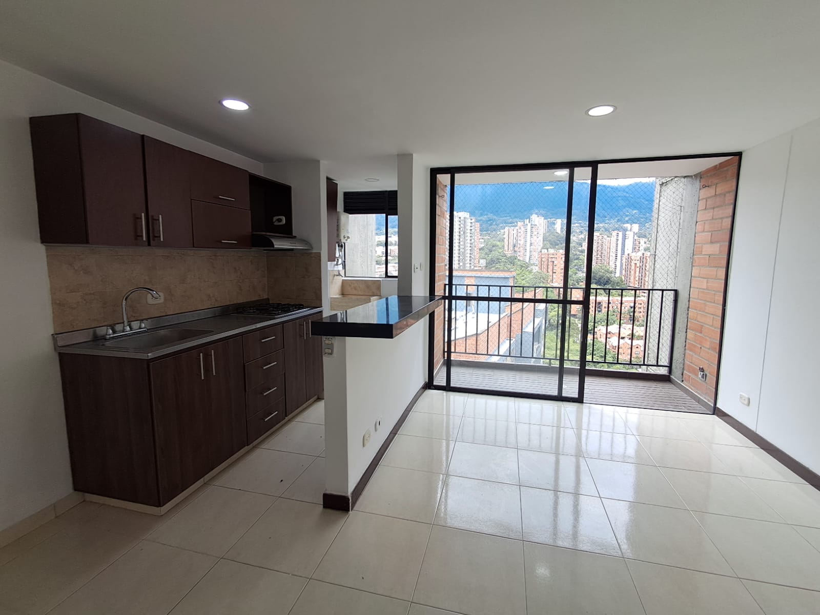 3BR Apartment in Suramerica (65 m²) - 2