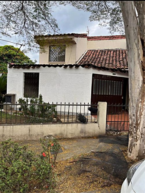 Casa de 5 alcobas en venta en Nueva Tequendama, Cali, 250 m² · foto 1 de 12