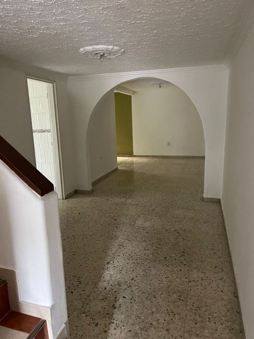 Casa de 5 alcobas en venta en Nueva Tequendama, Cali, 250 m² · foto 9 de 12