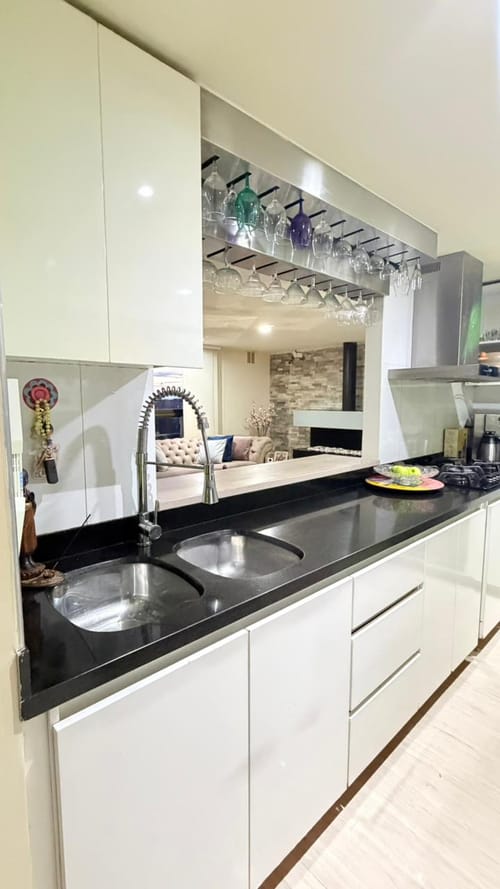 Apartamento de 3 alcobas en venta en Colina Campestre, Bogotá, 200 m² · foto 2 de 20
