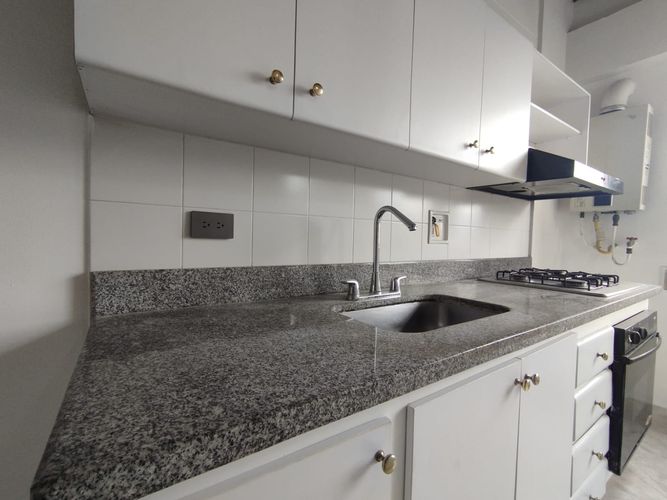 Apartamento de 2 alcobas en arriendo en Patio Bonito, Medellín, 90 m² · foto 3 de 19