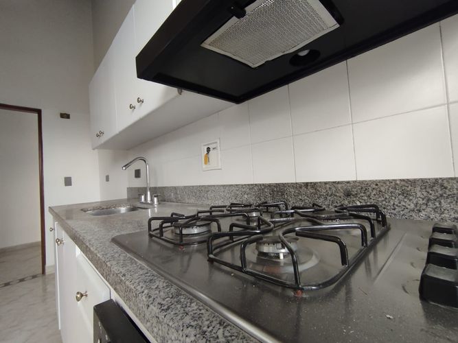 Apartamento de 2 alcobas en arriendo en Patio Bonito, Medellín, 90 m² · foto 5 de 19