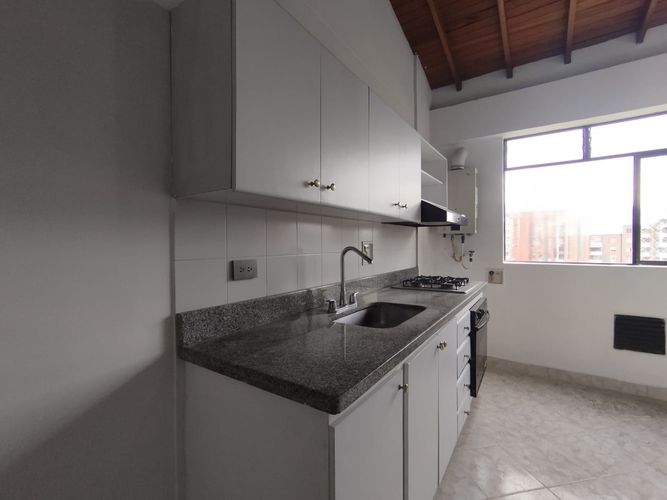 Apartamento de 2 alcobas en arriendo en Patio Bonito, Medellín, 90 m² · foto 7 de 19