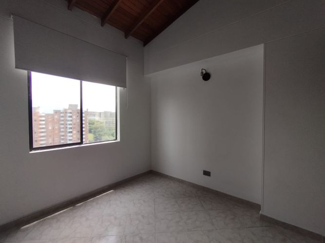 Apartamento de 2 alcobas en arriendo en Patio Bonito, Medellín, 90 m² · foto 13 de 19