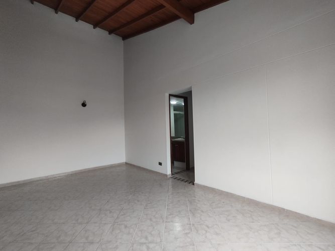 Apartamento de 2 alcobas en arriendo en Patio Bonito, Medellín, 90 m² · foto 15 de 19