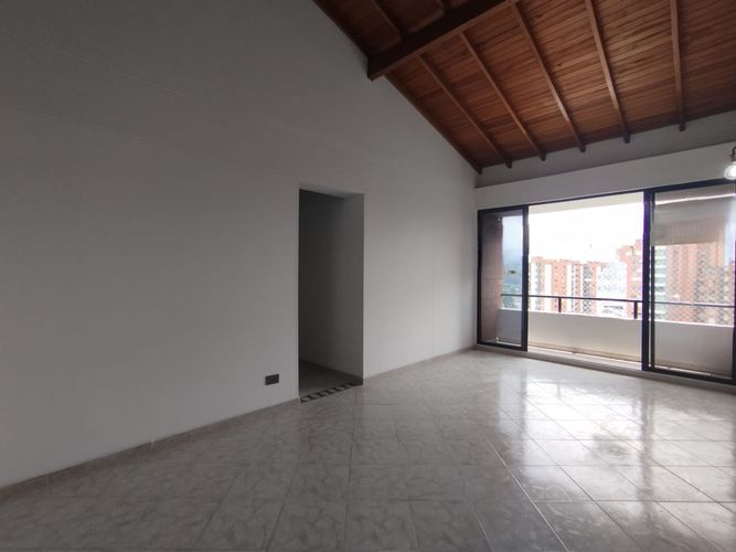 Apartamento de 2 alcobas en arriendo en Patio Bonito, Medellín, 90 m² · foto 18 de 19