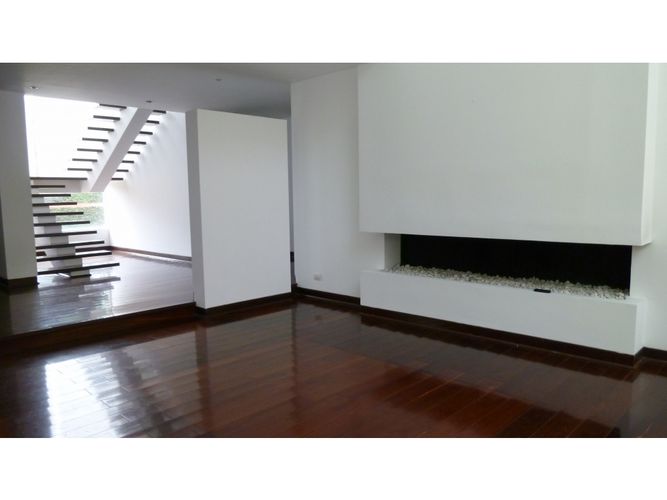 Casa de 4 alcobas en venta en Guaymaral, Bogotá, 419 m² · foto 8 de 24