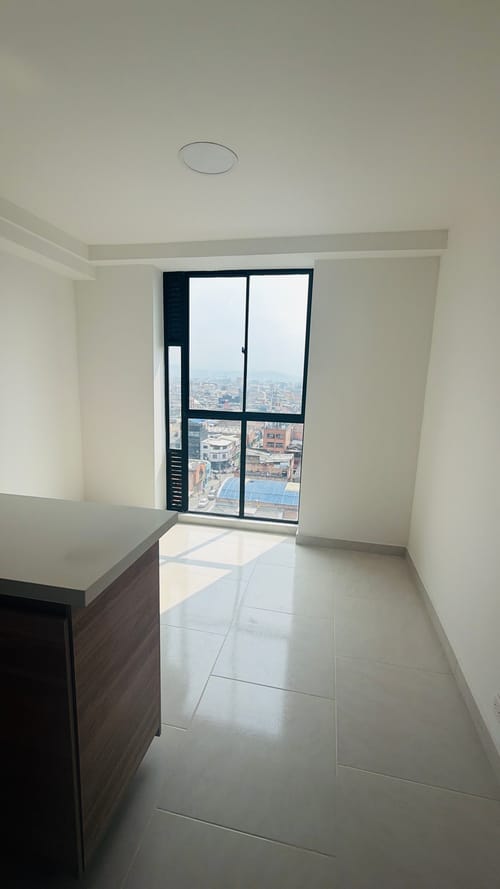 Apartaestudio en arriendo en Ricaurte, Bogotá, 39 m² · foto 2 de 8