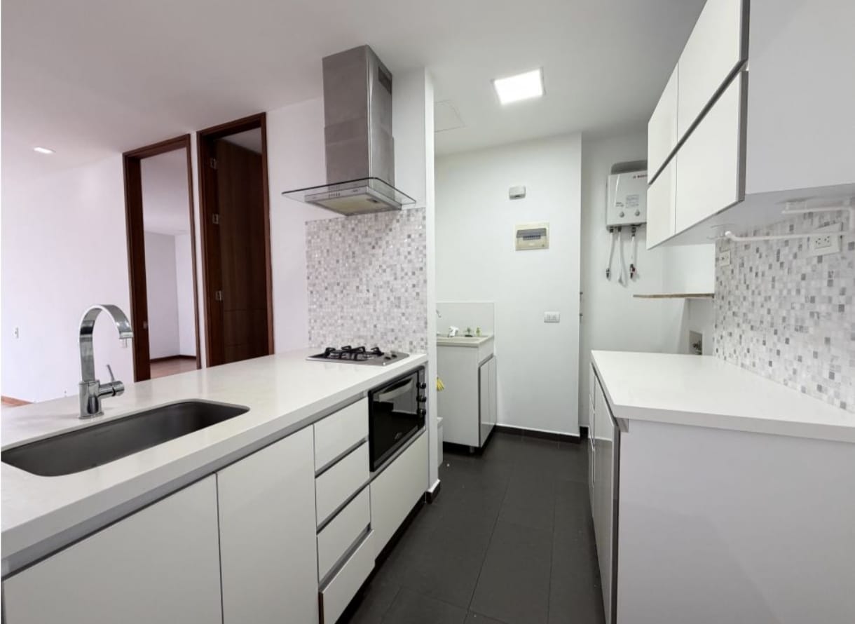 Apartamento en venta en El tesoro, Medellín 2