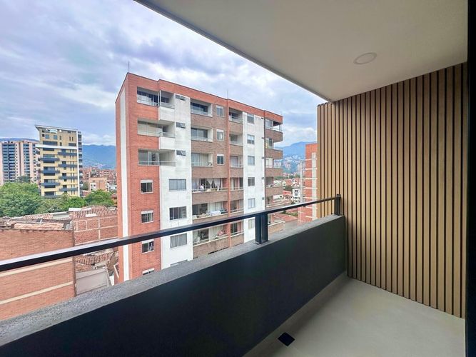 Apartamento de 2 alcobas en arriendo en Laureles, Medellín, 100 m² · foto 9 de 14